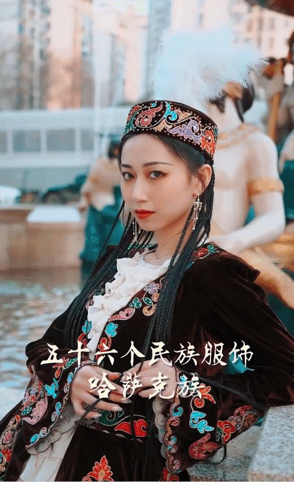 用246天拍摄中国56个民族服装,女孩耗时247天拍56个民族的服饰