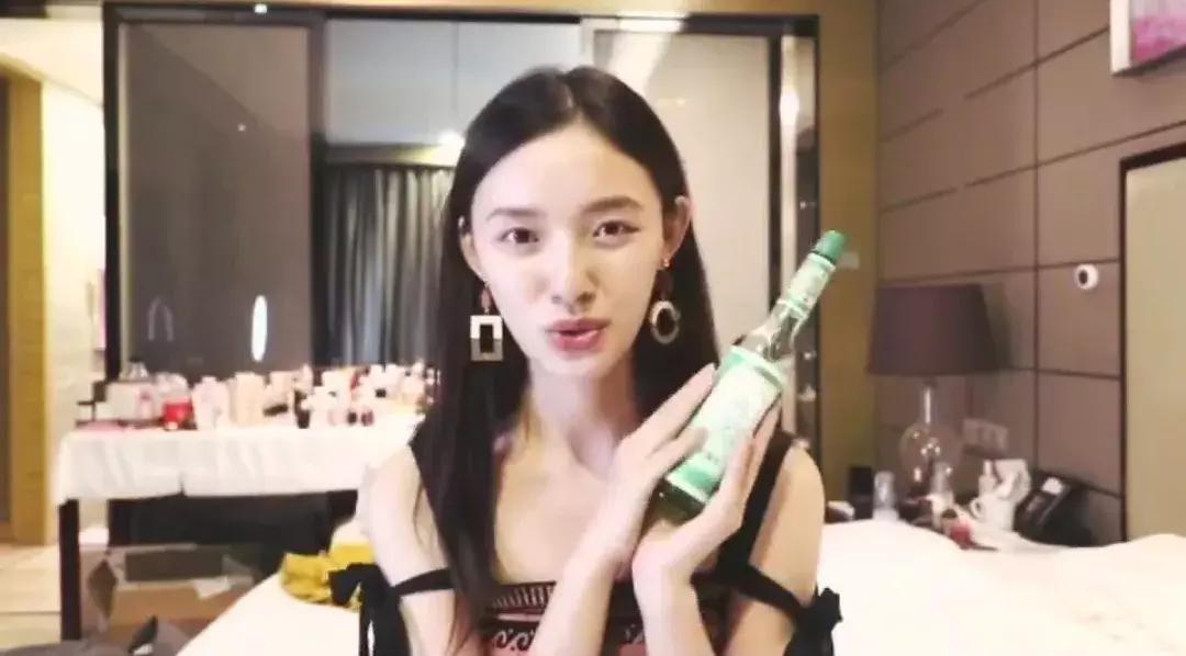 林允帮闺蜜辟谣反被群嘲,什么时候才能改改猪队友体质...