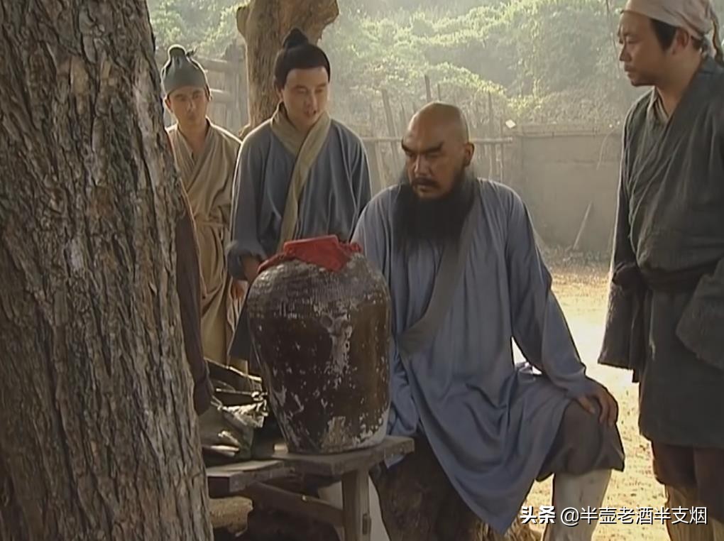 除了鲁智深还有谁能倒拔垂杨柳,梁山好汉能打过鲁智深吗