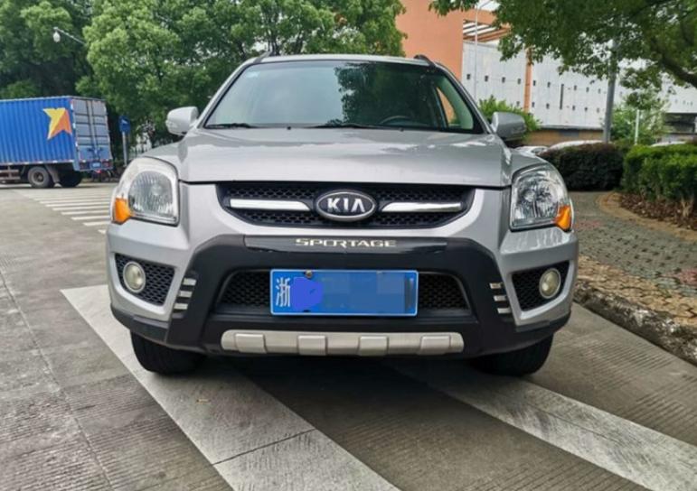 2012年15公里起亚狮跑二手多少钱,手动起亚狮跑二手应该买哪一年