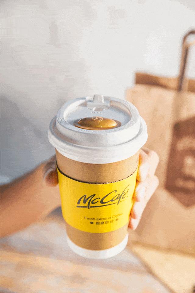 星巴克圣诞二哈杯,星巴克2022圣诞星杯冬日骄阳款