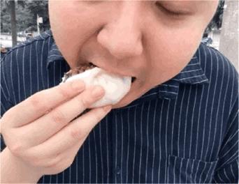 探店：信阳这家十年无名包子铺，据说排队到腿软也要吃？