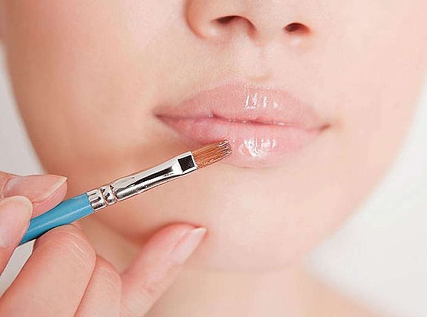 嘴唇干燥有死皮抠不掉,嘴唇干燥死皮多