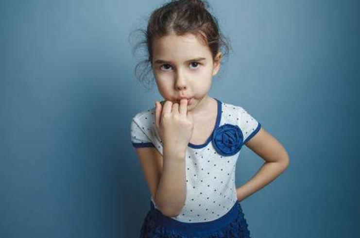 有什么办法制止孩子吮指,小孩吸吮手指的害处