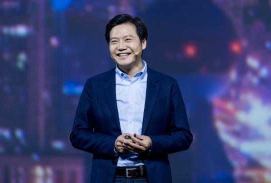 小米10发布会雷军说小米6钉子户,小米雷军回应荣耀高管喊话