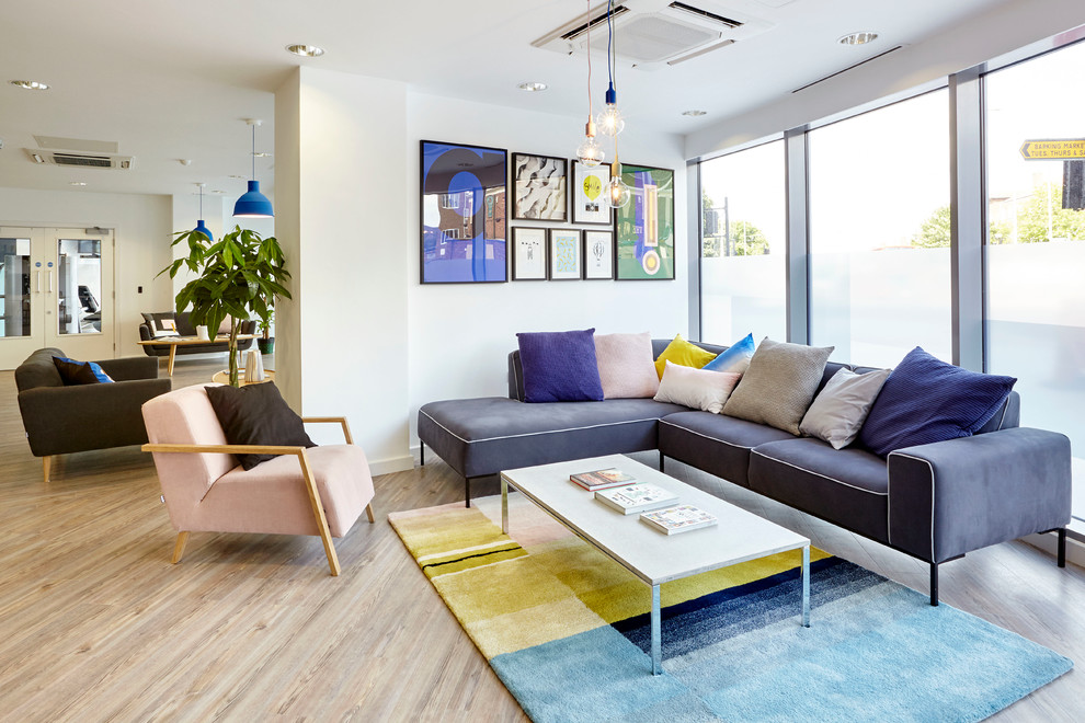 室内装饰画的讲究与挂法,屋内装饰画如何挂好看又简单