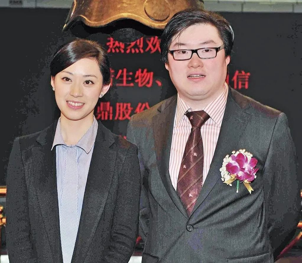 白手起家，还是白手套？不重要，因为他终于消停了