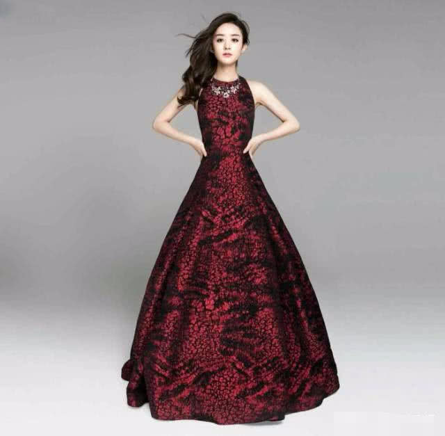 赵丽颖婚后怀孕再添石锤？被拍逛母婴店，衣着宽松十足的孕味！