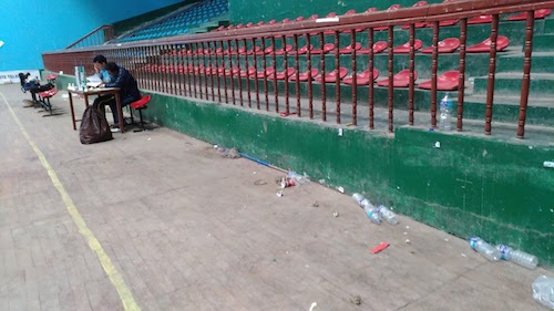 探秘尼泊尔羽球：国家队午餐吃方便面川崎球拍最畅销