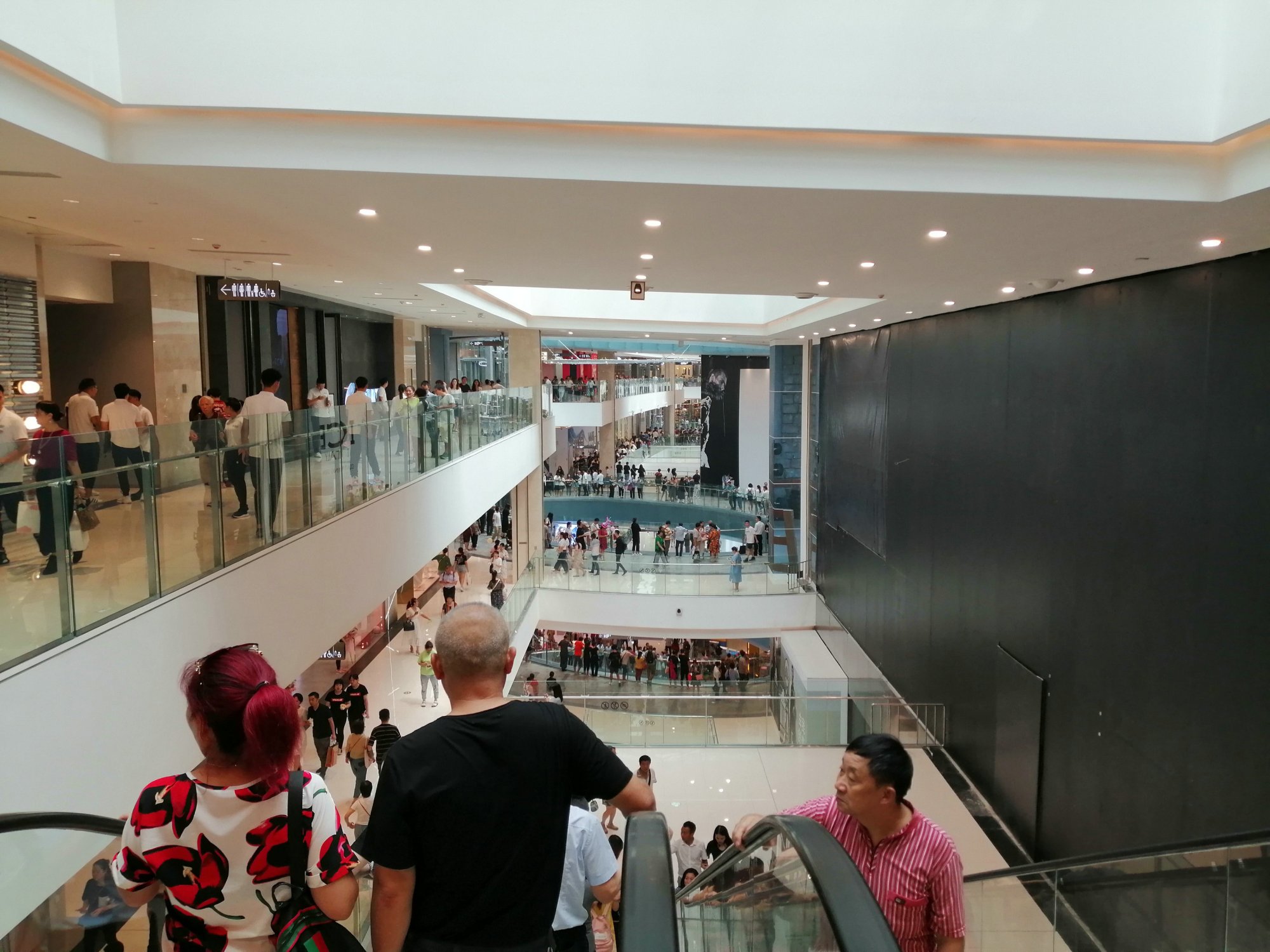 一天逛不完的商场,重庆来福士购物中心游玩