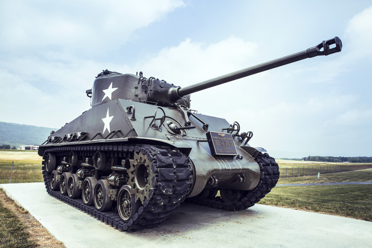 冲绳岛战役美军虽胜犹败,冲绳岛战役美军出动多少装备