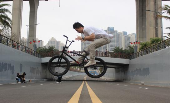 佳能入门单反推荐佳能77d,佳能77D入门