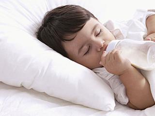 三岁孩子小黑牙父母无知惹的祸,2岁孩子黑牙齿