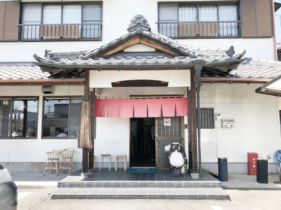 霓虹干饭人，用早餐开启元气满满的一天