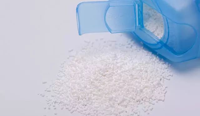 衣服洁白如新,白色衣服怎么洗洁白如新