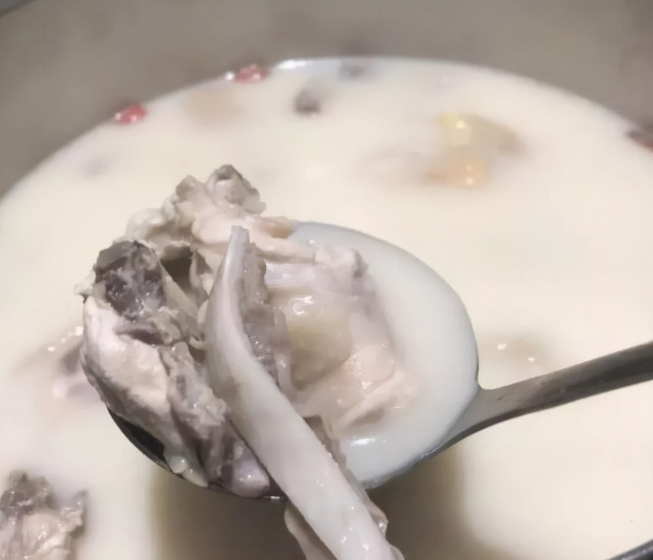 俗话说“一个猪肚十副药”是什么意思？常吃猪肚会有什么变化？