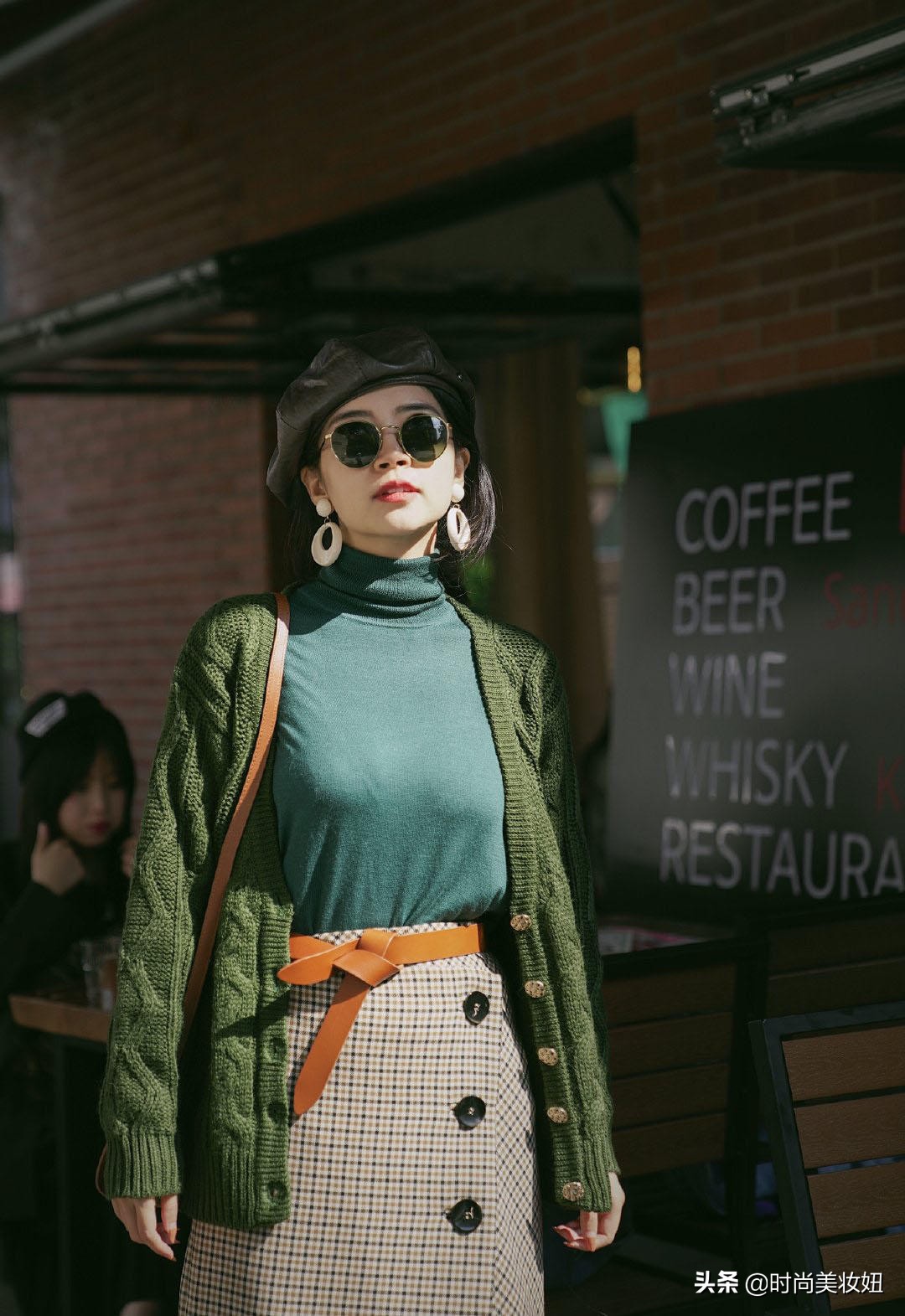 三木开衫搭配,三木同款卡其色毛衣开衫