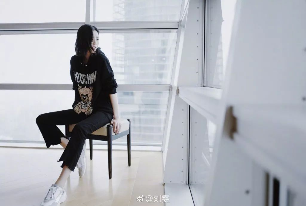 百搭显瘦塑身小黑裤,显瘦显高小黑裤