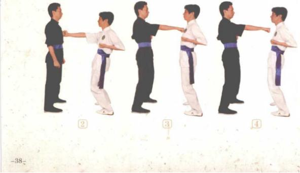 巧妙防守从短制长_咏春拳实用的攻防技术能巧妙地化解腿技