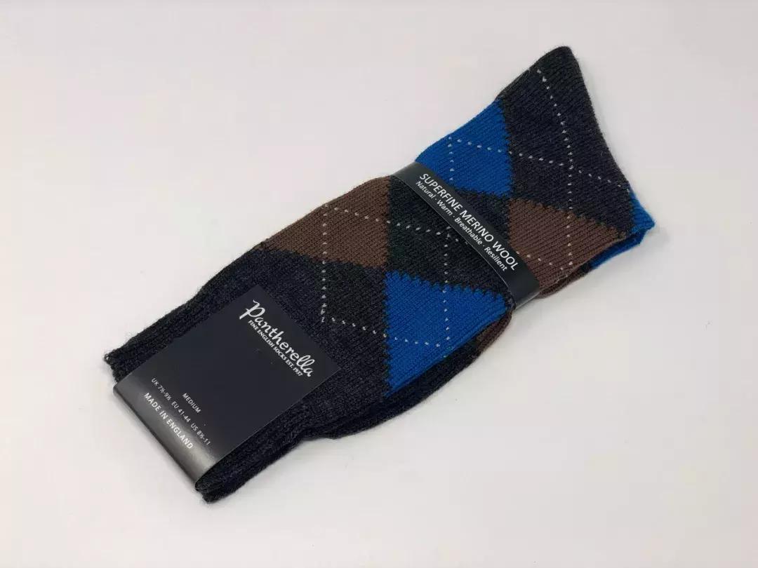 从袜子看出一个人的风格,一双给你满满惊喜感的袜子