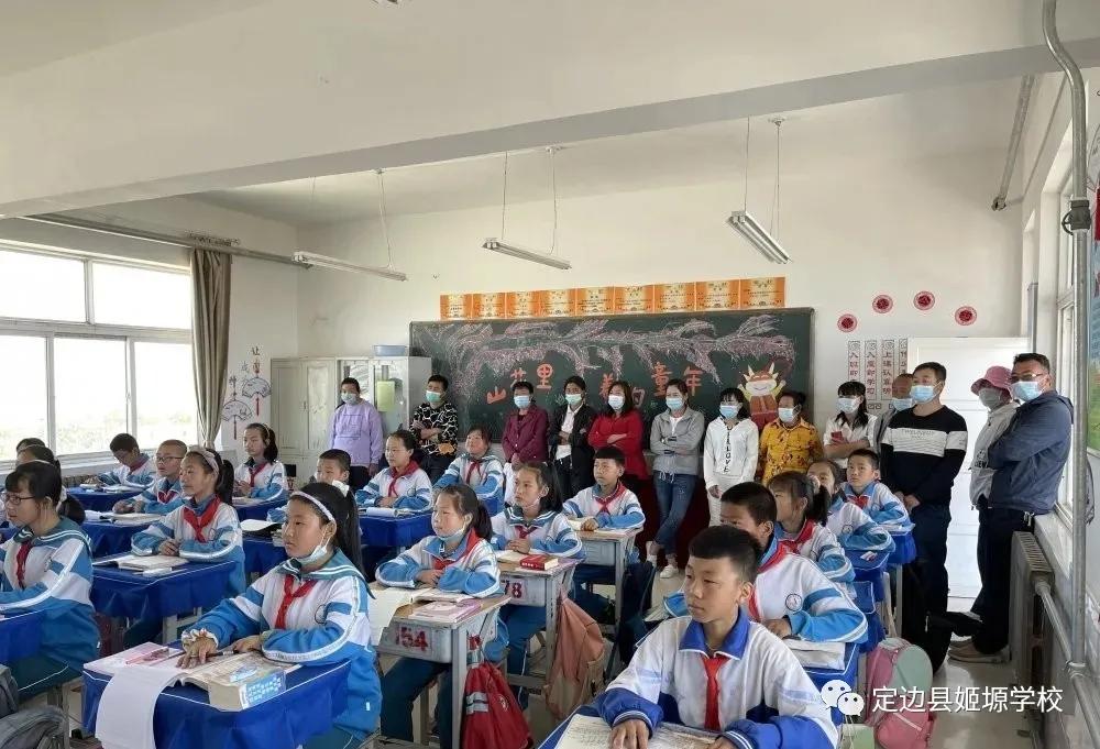 砥砺奋进谱华章不忘初心,砥砺初心奋勇前行谱新篇