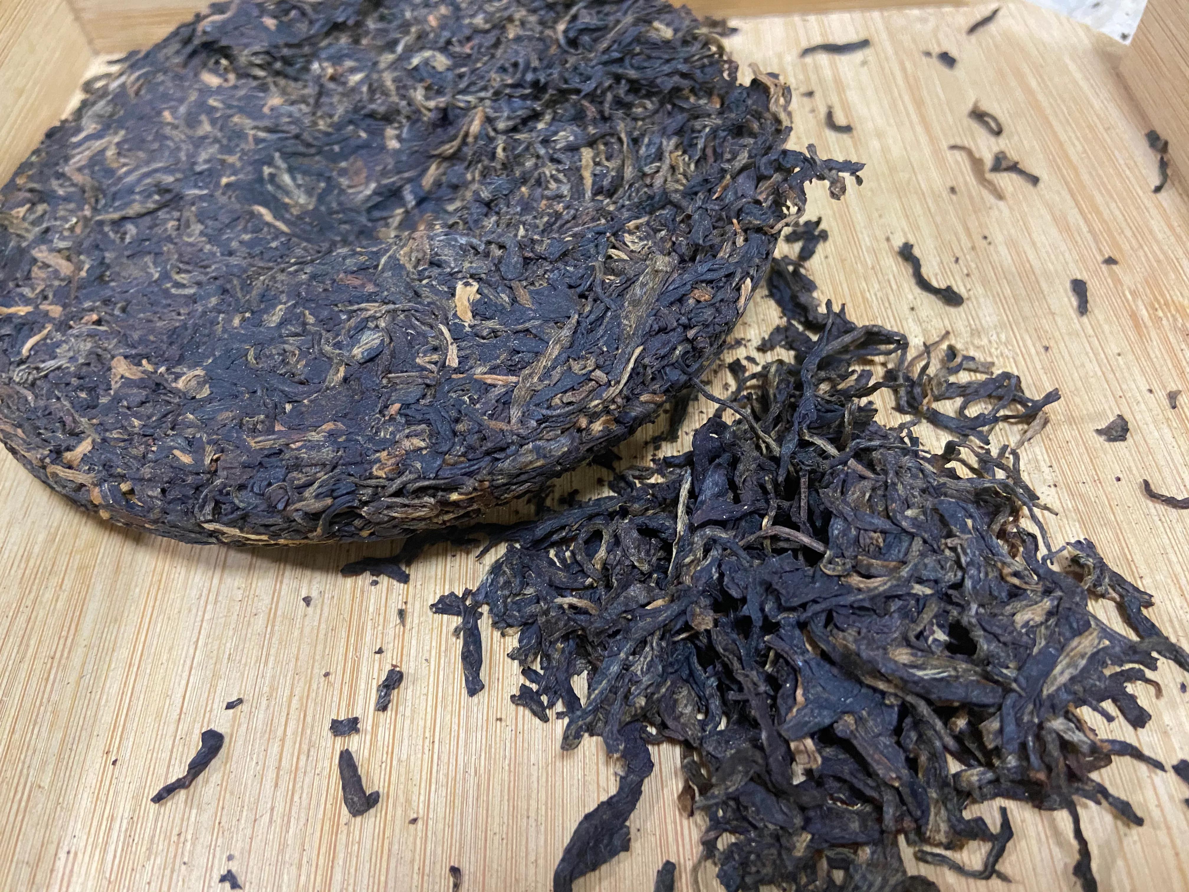 勐库戎氏07年特级普洱熟茶,2007年勐库特级青饼普洱生茶400克