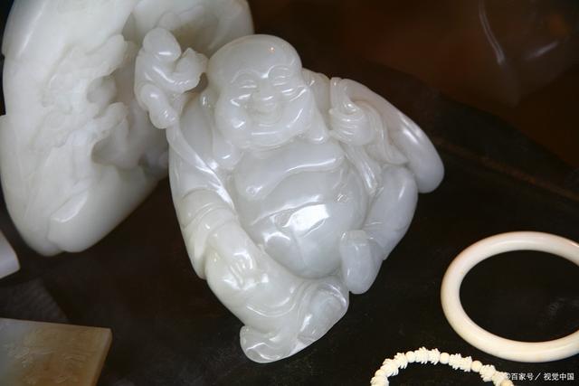 虎年本命年戴朱砂好还是玉好,本命年佩戴的玉叫什么玉石