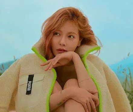 杨幂魏大勋真的是情侣吗,杨幂魏大勋情侣装现身同一小区