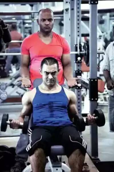 阿米尔汗：年龄成谜，身材无敌，一个用电影改变国家的肌肉硬汉