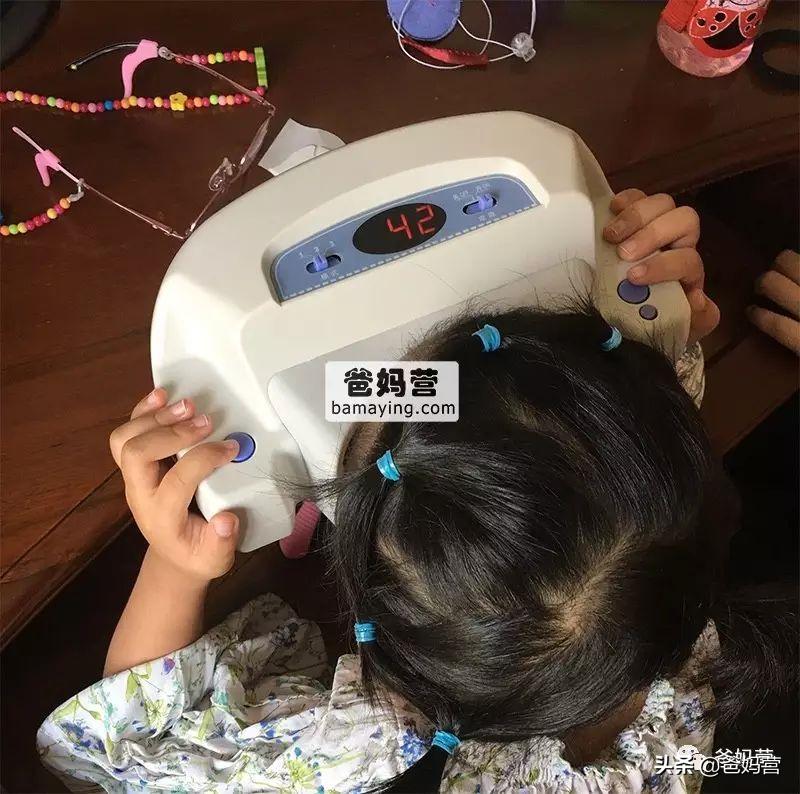 贾静雯孩子弱视,贾静雯女儿咘咘先天弱视是真的吗