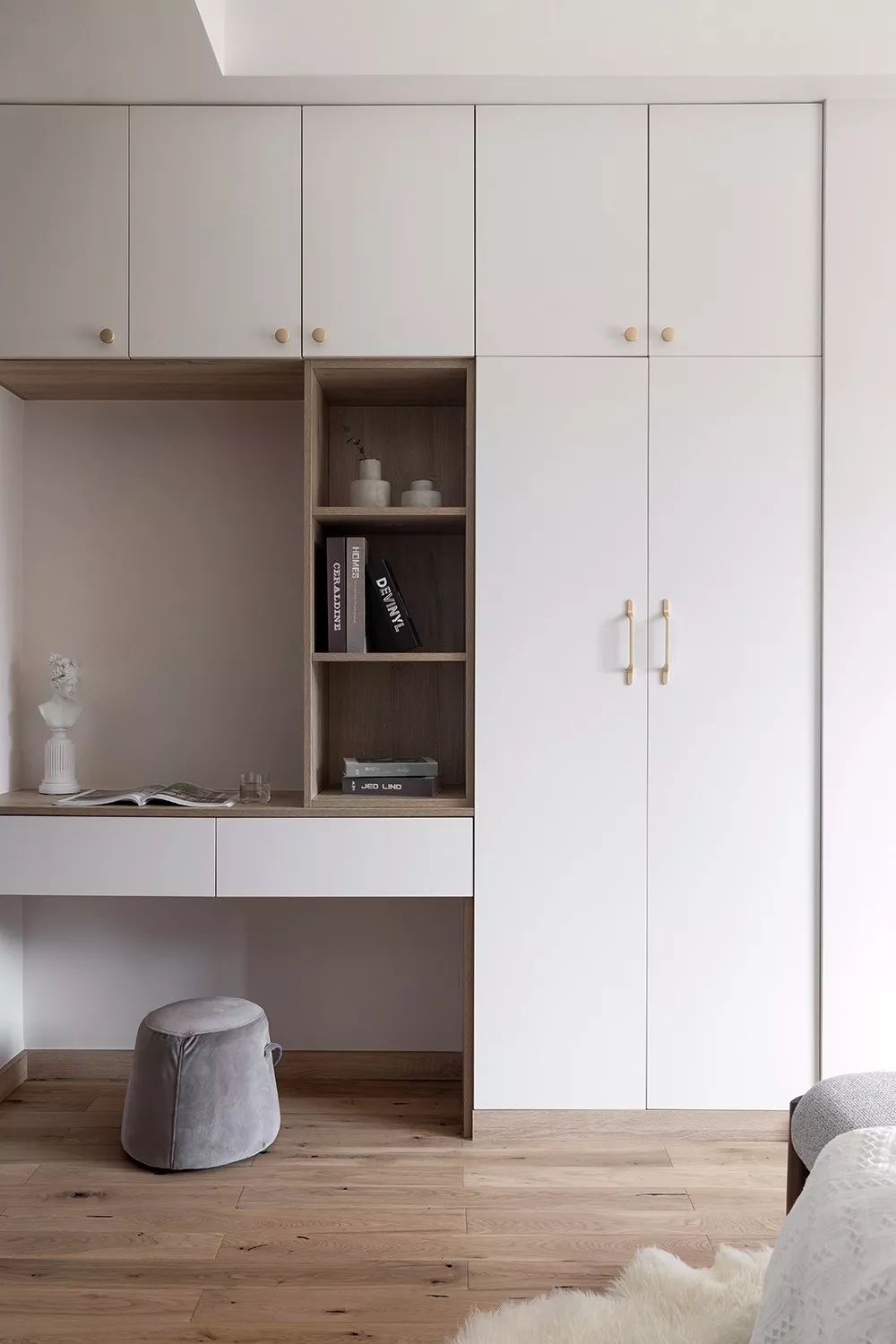 衣柜定制效果黄色原木,全屋定制白色衣柜轻奢效果图