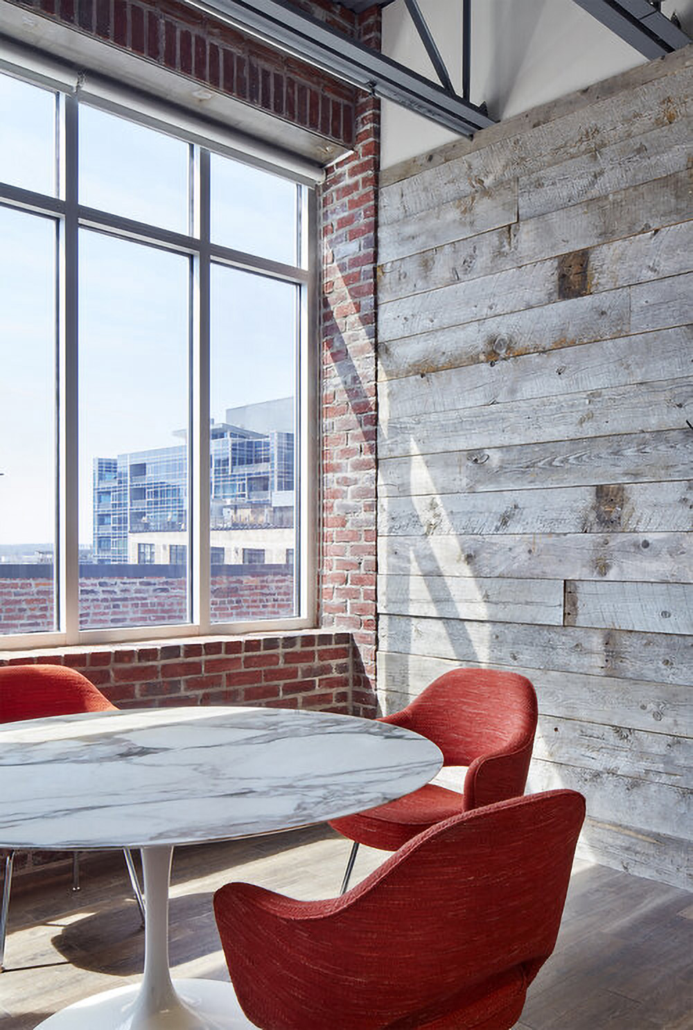 温暖工业风广告公司Fallon明尼阿波利斯办公设计欣赏