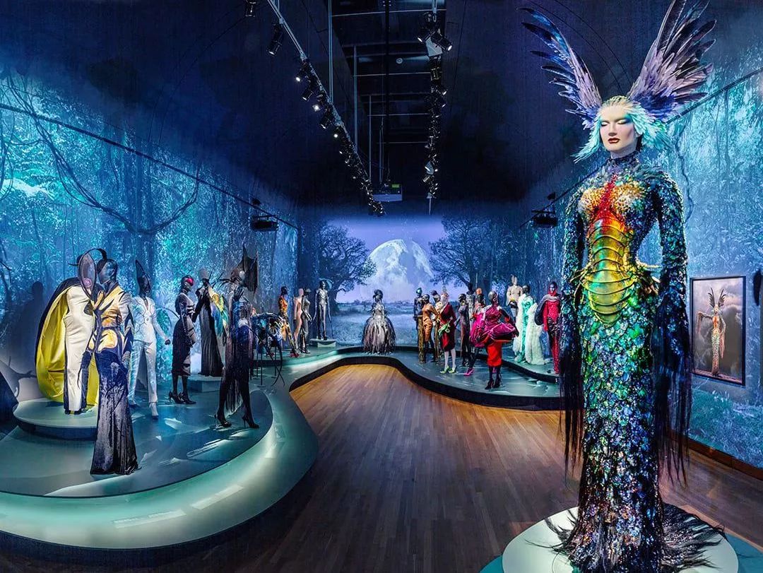 这场Dior杭州时装展，让我梦回2年前的加拿大