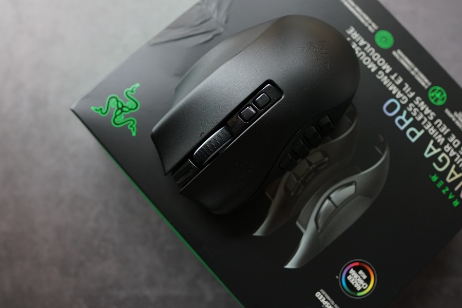 雷蛇那伽梵蛇专业版鼠标测评,雷蛇那伽梵蛇专业版和v2的区别