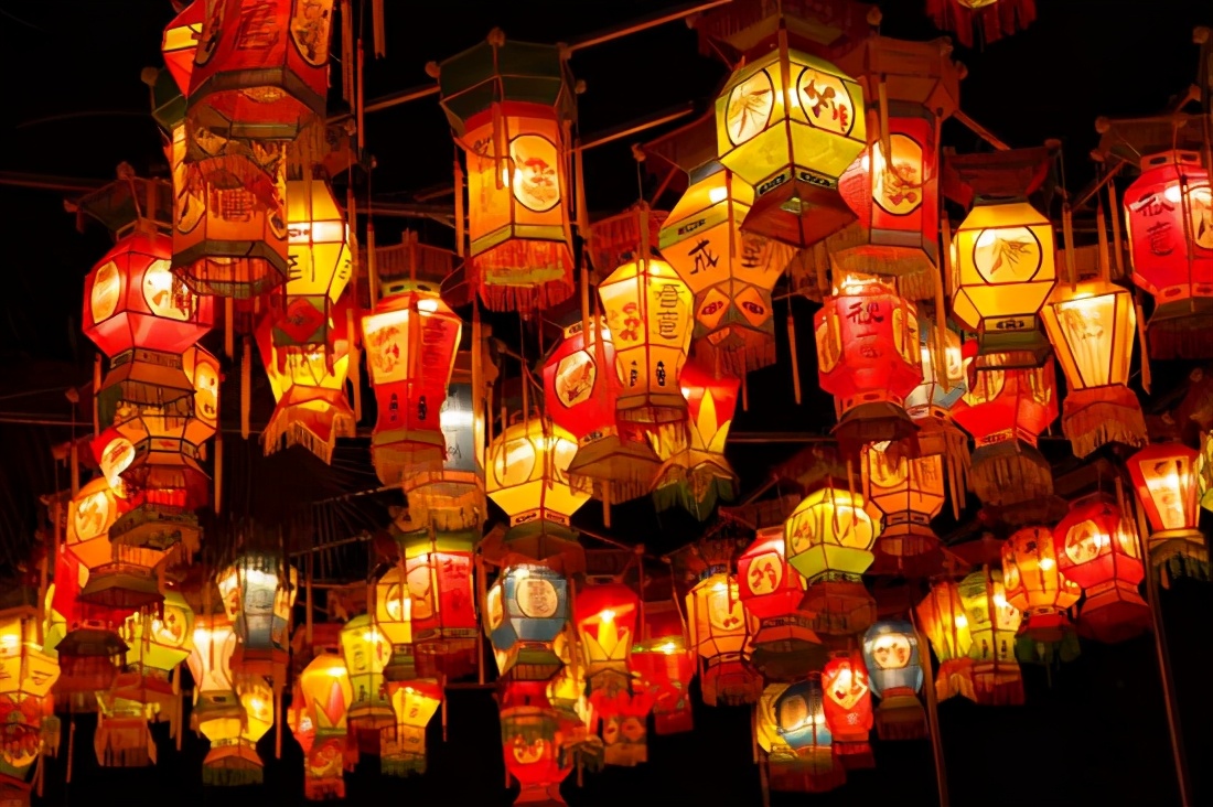 古代没有电，天黑人们就要睡觉？其实他们比你想象中要会玩得多