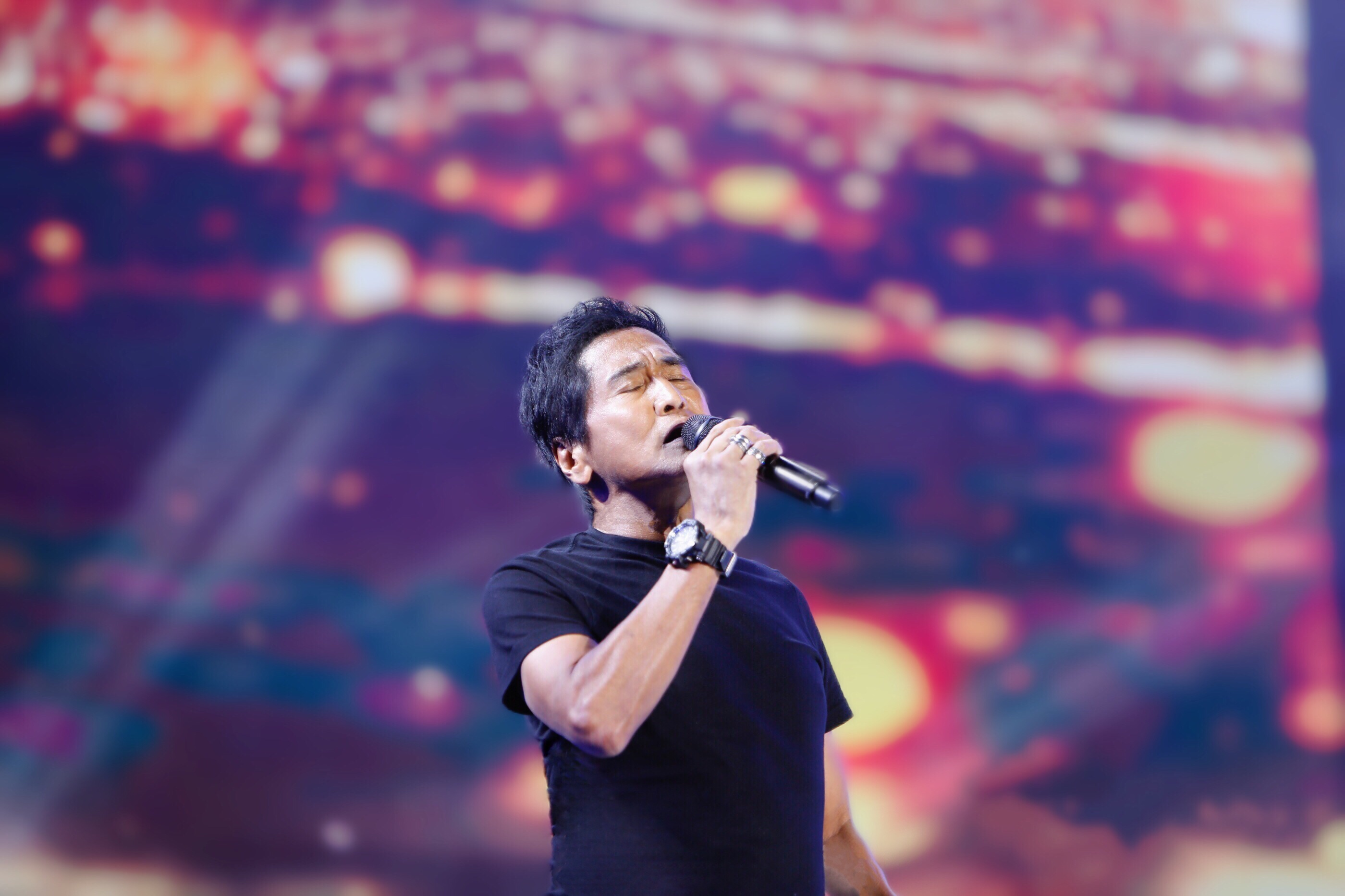 齐秦早期上综艺视频,齐秦年轻时的综艺节目