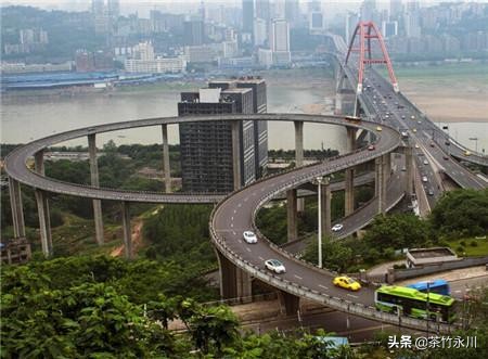 为什么在重庆走错路就是一日游,重庆旅游交通方便吗