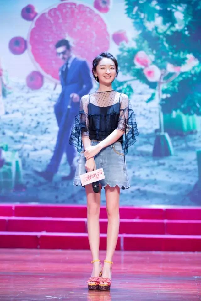 周冬雨过去的小粗腿,小粗腿逆袭