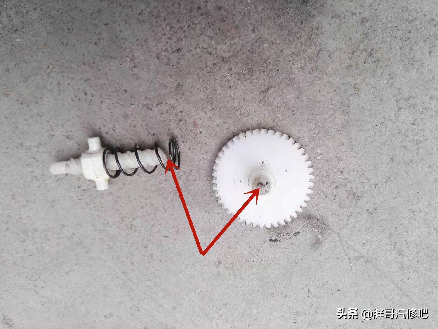 车后门闭锁器拆解维修,汽车闭锁器维修