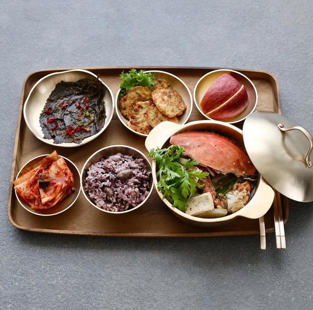 韩国有钱人的一日三餐,韩国普通人家的一餐饭