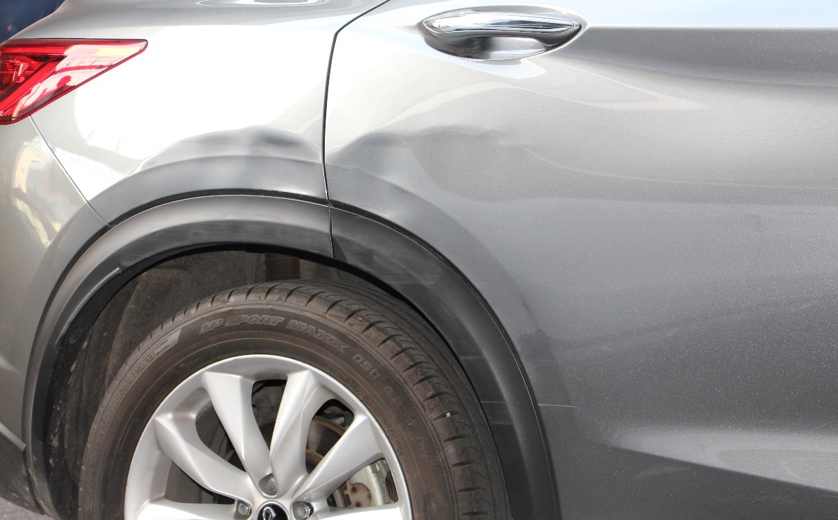 汽车钣金修复与无痕修复价格区别,车身无痕凹坑修复多少钱