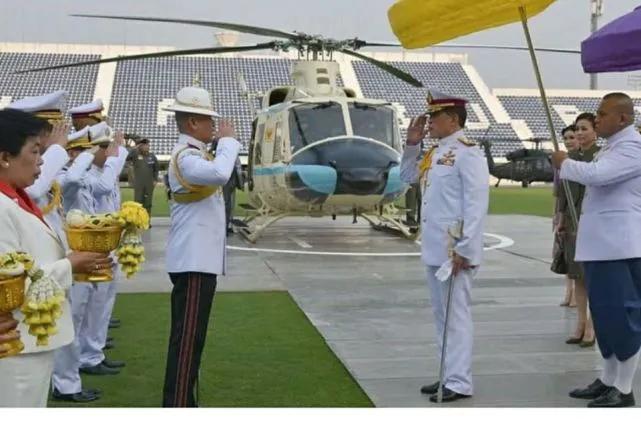 苏提达王后泰王玛哈,泰王玛哈送珠宝