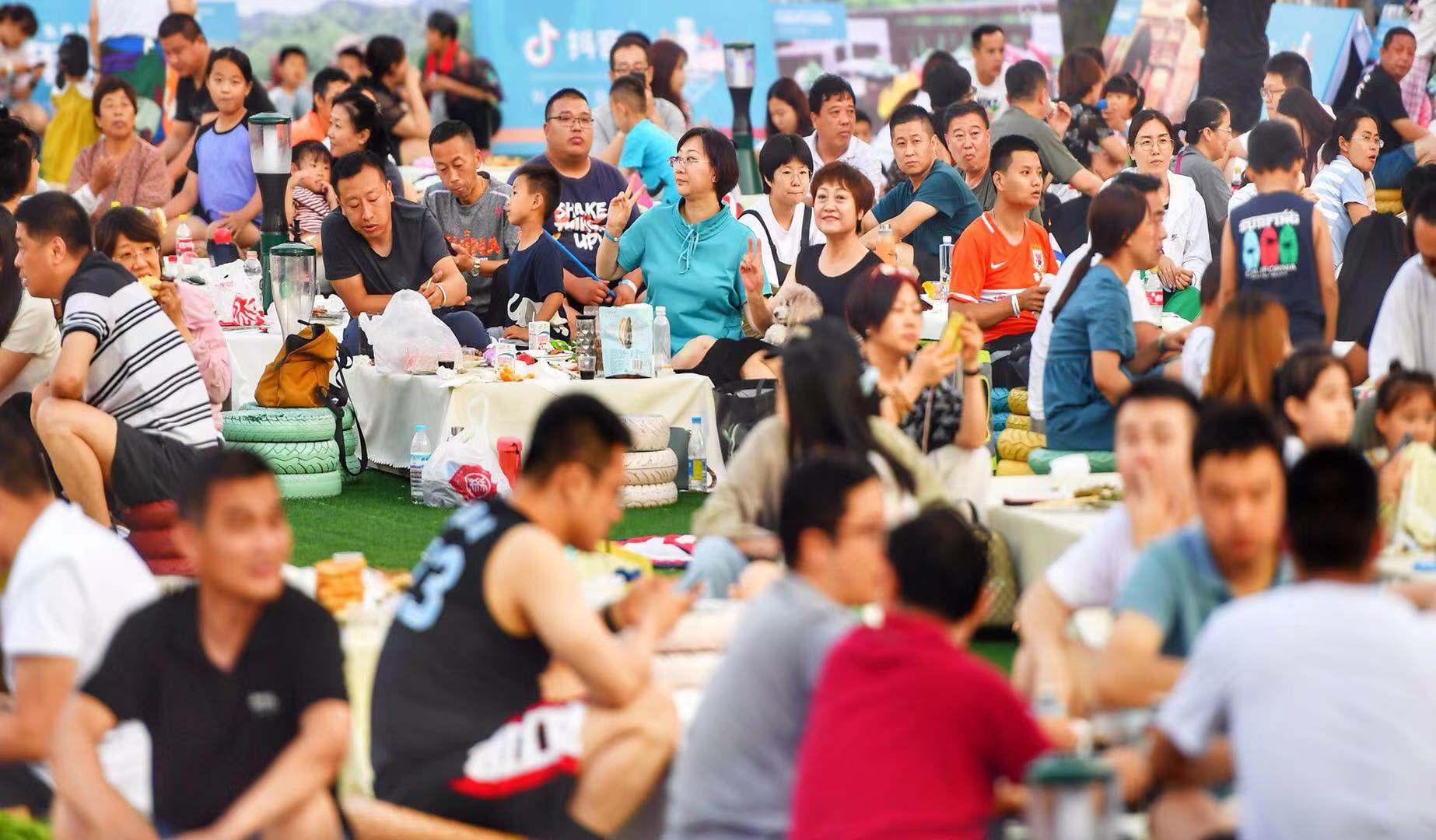 狂热九如山！“DOU为球狂”足球嘉年华九如山专场举办成功