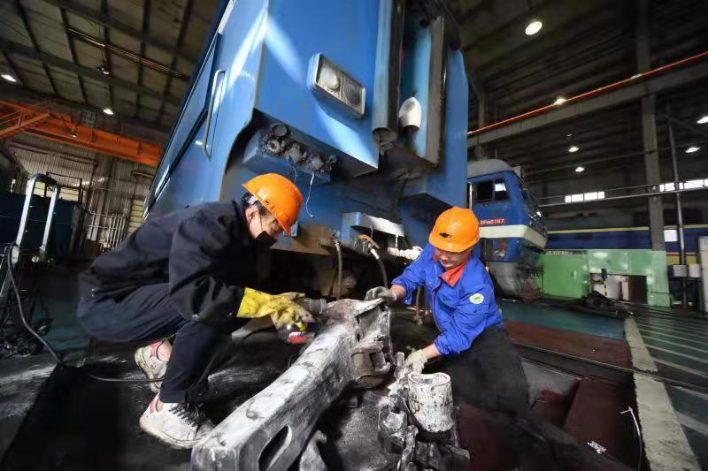 火车头冬天冷不,火车头为啥这么冷