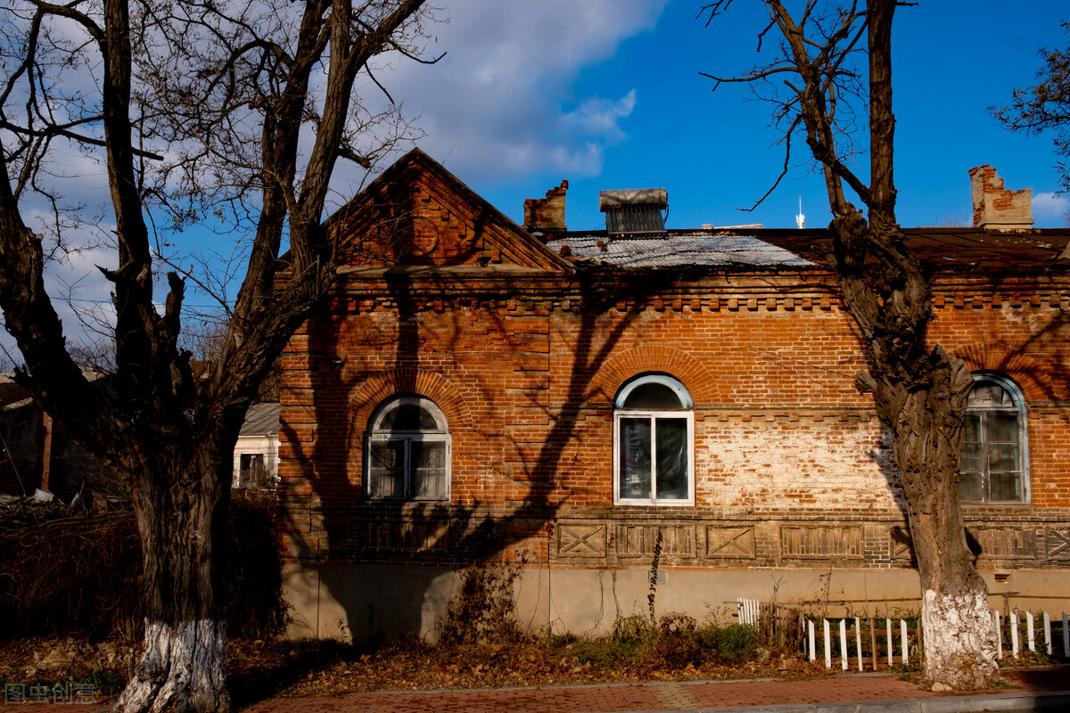这座海滨小城的特点是什么,适合养老的海滨小镇