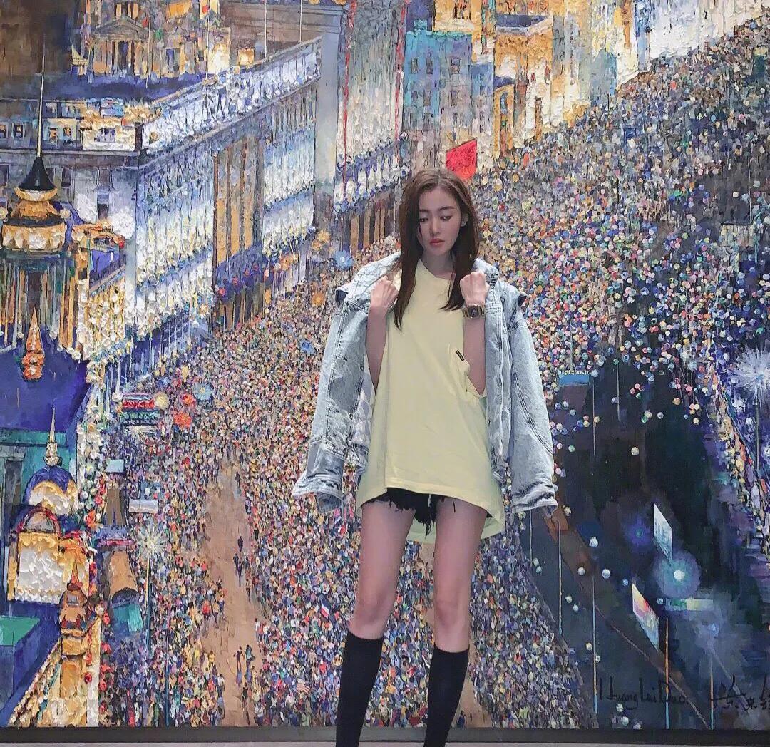 张天爱足球袜,张天爱长腿靴