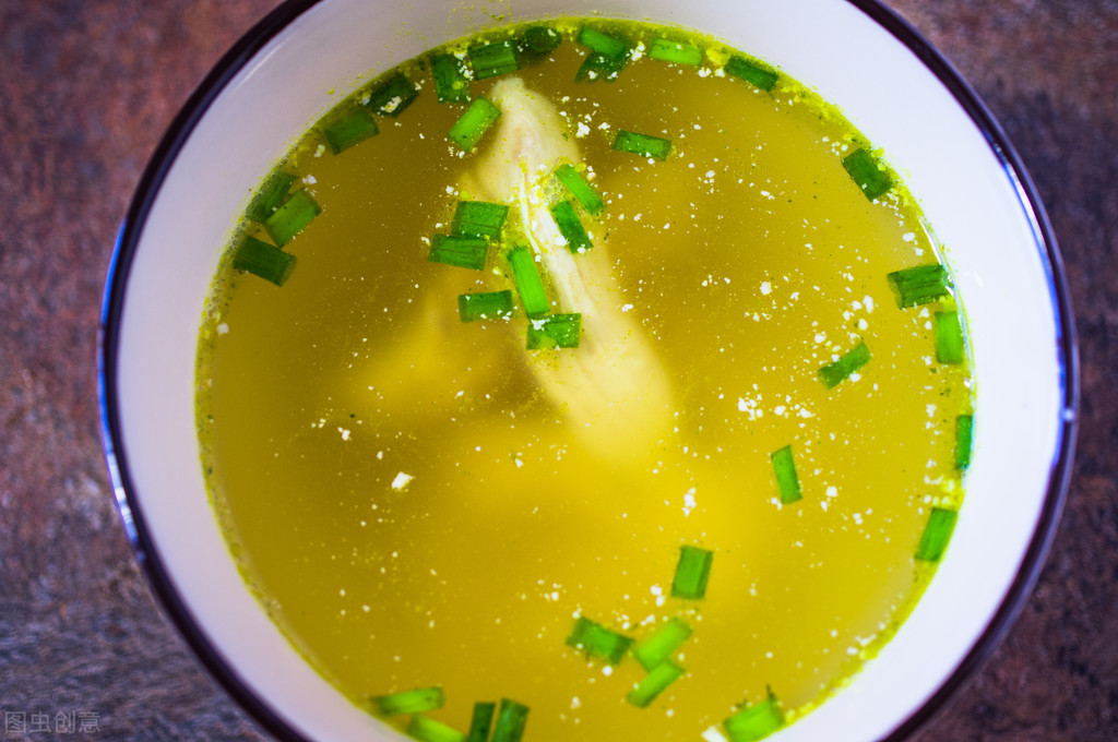 鸡是爆炒去腥还是焯水去腥,鸡汤煮的时间长了怎么去腥