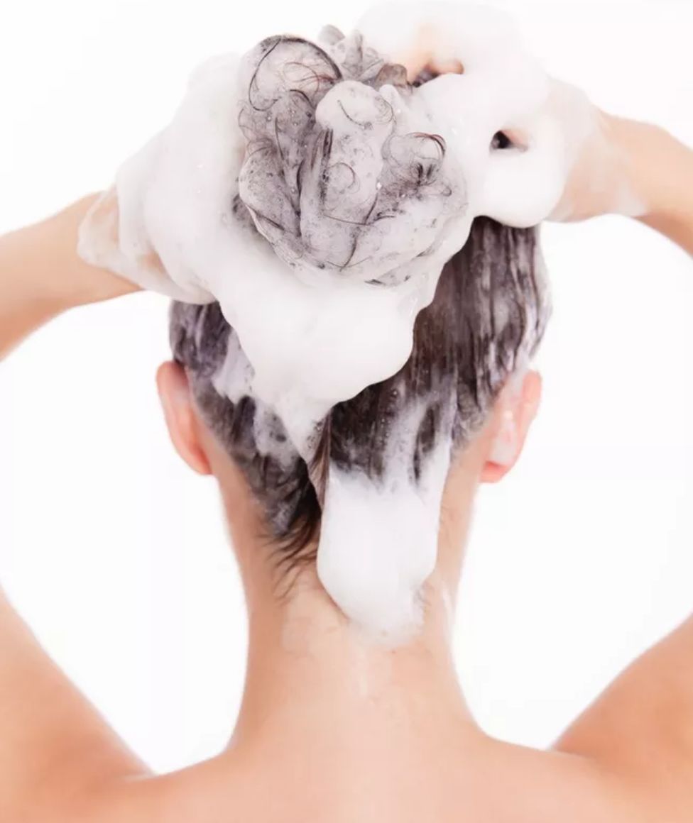 如何把毛躁的头发变光泽,头发像稻草一样毛躁怎么恢复