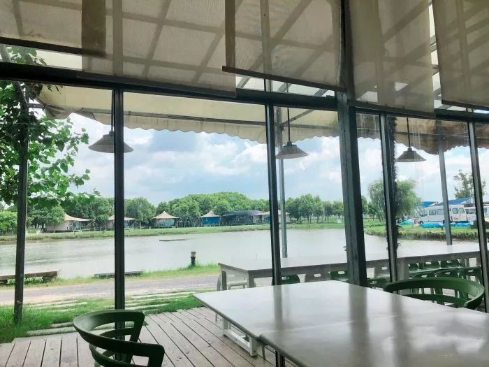 不靠娱乐设施、不接待散客、不主动宣传，这个庄园依然被引爆