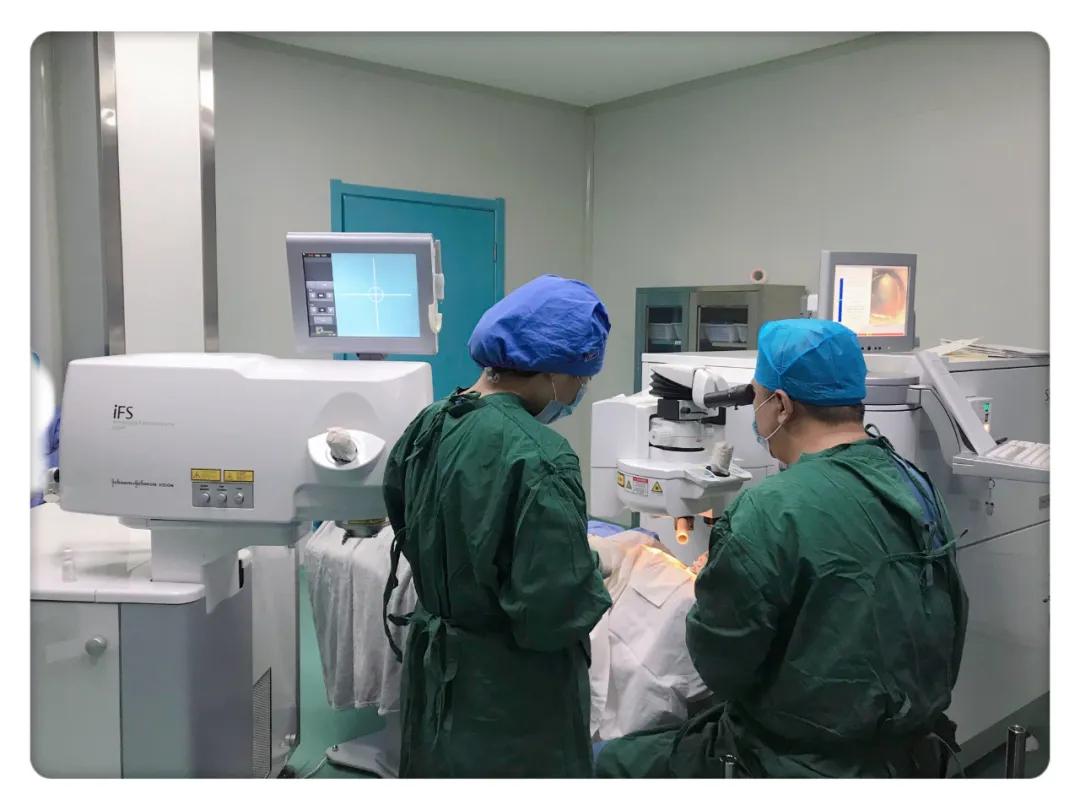 参军入伍、毕业就职，你的眼睛视力达标了吗？5月23（周六）特邀专家手术需要摘镜的伙伴提前预约啦！